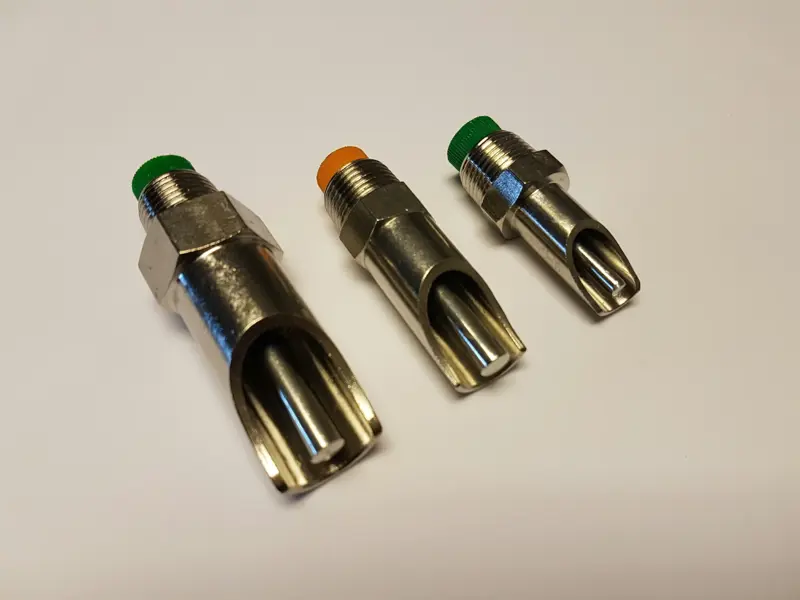 Brass inserts for drinking nipples